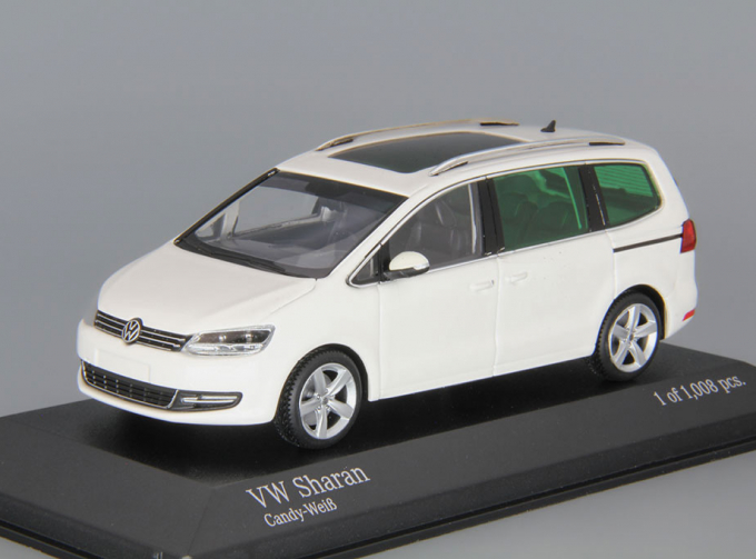 VOLKSWAGEN Sharan (2010), white