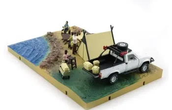 TOYOTA Hilux N60 (1980) + набор для кемпинга