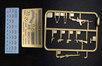 Сборная модель 75mm Pack Howitzer M1A1 (British Airborne Version) & Gun Crew