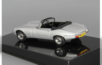 JAGUAR E-Type Roadster Series III V12, silver