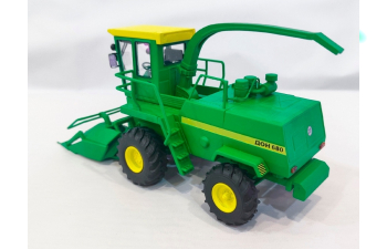 Сборная модель кормоуборочного комбайна - 680 (позднее исполнение)