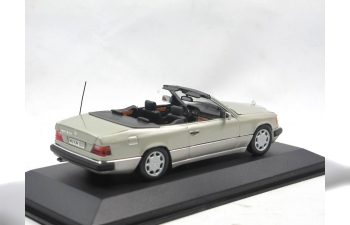 MERCEDES-BENZ 300 CE-24 Cabriolet, rauch silber / schwarz