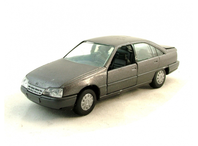 OPEL Omega 4-turing, серый металлик