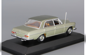 MERCEDES-BENZ 300 SEL 6.3 W109 (1968), bright green