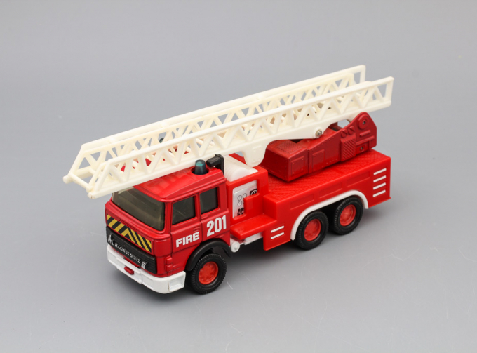 Magirus Deutz K132 Super Kings, red / white