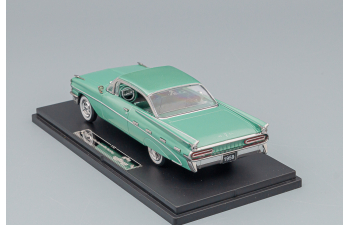 PONTIAC Bonneville Hardtop (1959), light green