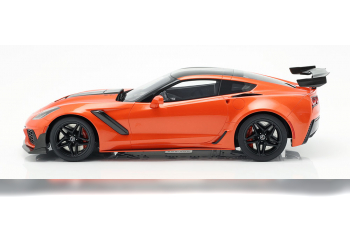 CHEVROLET Corvette (2019), orange/schwarz