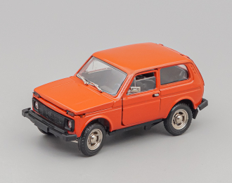ВАЗ 2121 Нива, оранжевый