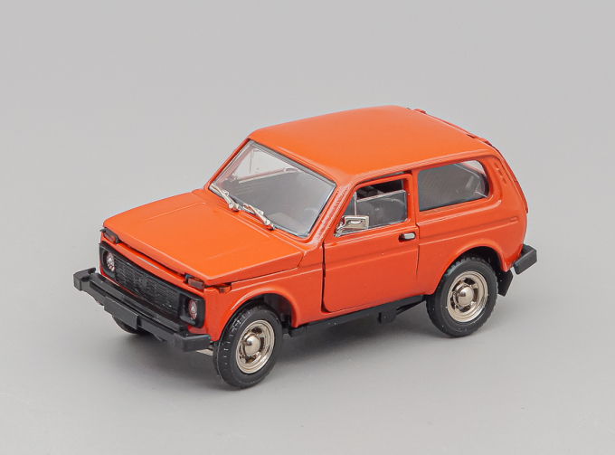 ВАЗ 2121 Нива, оранжевый