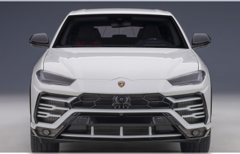 Lamborghini Urus белый