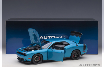 Dodge Challenger 392 Hemi Scat Pack Shaker - 2018 (B5 blue pearl coat)