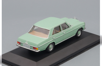 MERCEDES-BENZ 200/8 (W115) (1968), light green