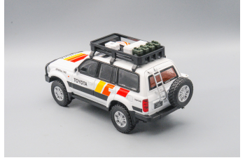 TOYOTA Land Cruiser 80 (Safari Edition), белый, 21 см