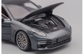 PORSCHE Panamera Turbo S (2020), grey metallic