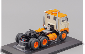 WHITE 7400 Tractor Truck 2-assi (1960), orange / creme