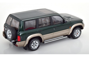 NISSAN Patrol GR Y61 (1998), green metallic-silver grey