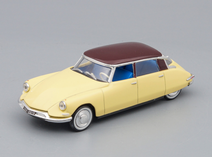 CITROEN DS 19 Salon de L'Auto 1955, yellow / brown