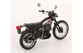 YAMAHA XT 500 (1981), black white