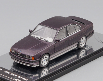 BMW M5 E34, purple metallic