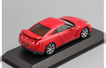 NISSAN GT-R (R35), red