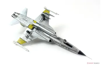 Сборная модель Northrop F-5E Tiger II Early Version