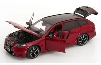BMW M5 Touring (2024), dark red-metallic