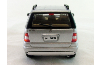 MERCEDES-BENZ ML 320 (2001), Mercedes-Benz Offizielle Modell-Sammlung 64, silver