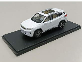 EXEED LX (2019), pearl white