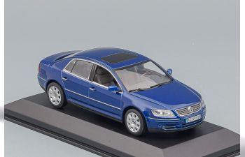 VOLKSWAGEN Phaeton (2002), blue