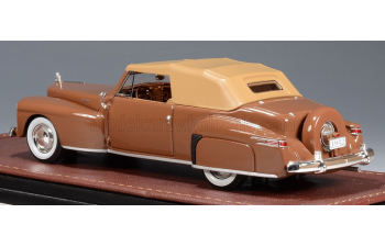 LINCOLN Continental cabriolet closed (1942), chetwyn beige