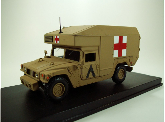 HUMMER H1 medical, sand