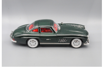 MERCEDES-BENZ 300 SL, зелёный, 25 см.