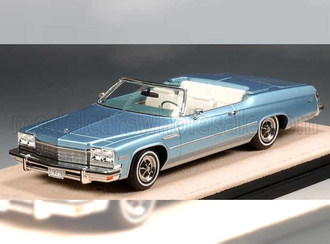 BUICK Lesabre Custom Convertible Open 1975, blue haze met