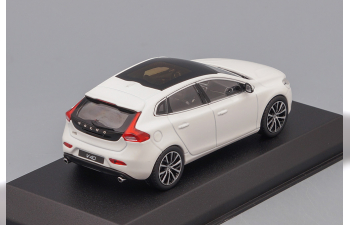 VOLVO V40 2016 Crystal White Metallic