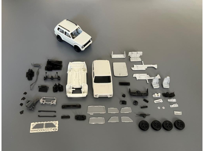 Сборная модель ВАЗ LADA 4x4 Bronto