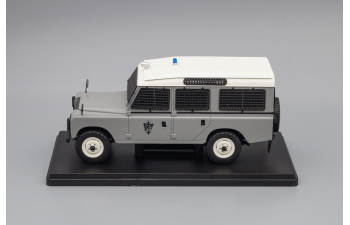 LAND ROVER Santana 109 Policia Armada 1976, grey / white