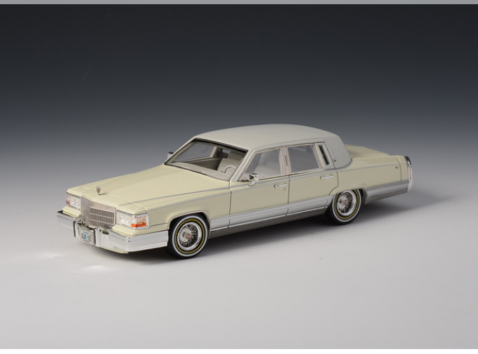 CADILLAC Brougham 1991, white