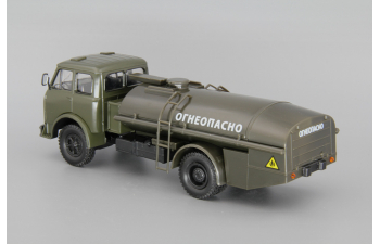 Минский-500Б Топливозаправщик ТЗ-7,5 "Огнеопасно", хаки