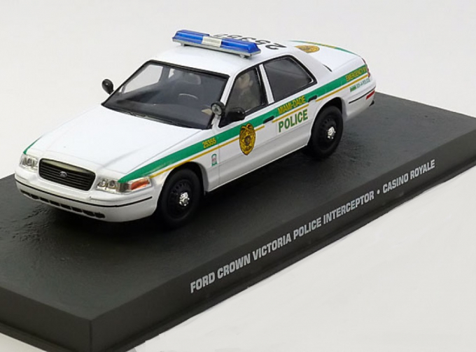 FORD Crown Victoria Police James Bond Casino Royale, white green