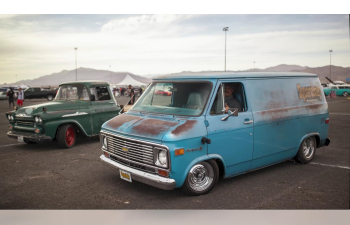 CHEVROLET G10 Van (1973), Blue Rusted Smoke Box