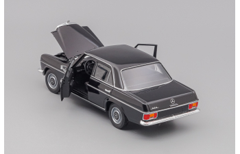 MERCEDES-BENZ 220 W115, black