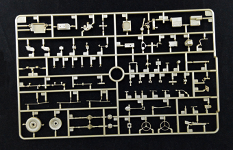 Сборная модель US GPW 1/4 ton 4/4 Utility Vehicle(Mod.1942) w/37mm Anti-Tank Gun M3A1