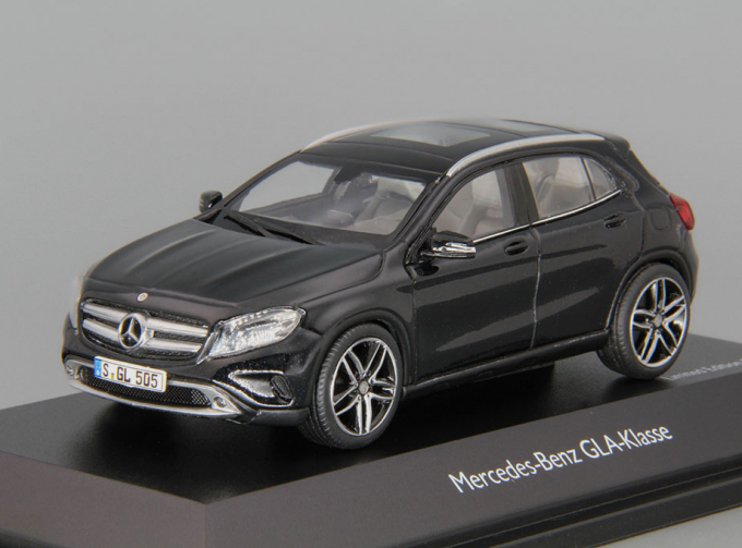 MERCEDES-BENZ GLA-Klasse (X156), black