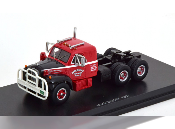 MACK B-61ST towing vehicle (1957), red black