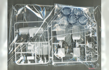 Сборная модель Nissan President Insurance '89 G50