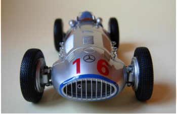 MERCEDES-BENZ W165 No 16  Winner of Tripolis (1939), silver