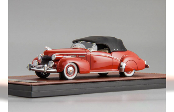 Cadillac Series 62 Victoria Cabriolet closed 1940 (red)