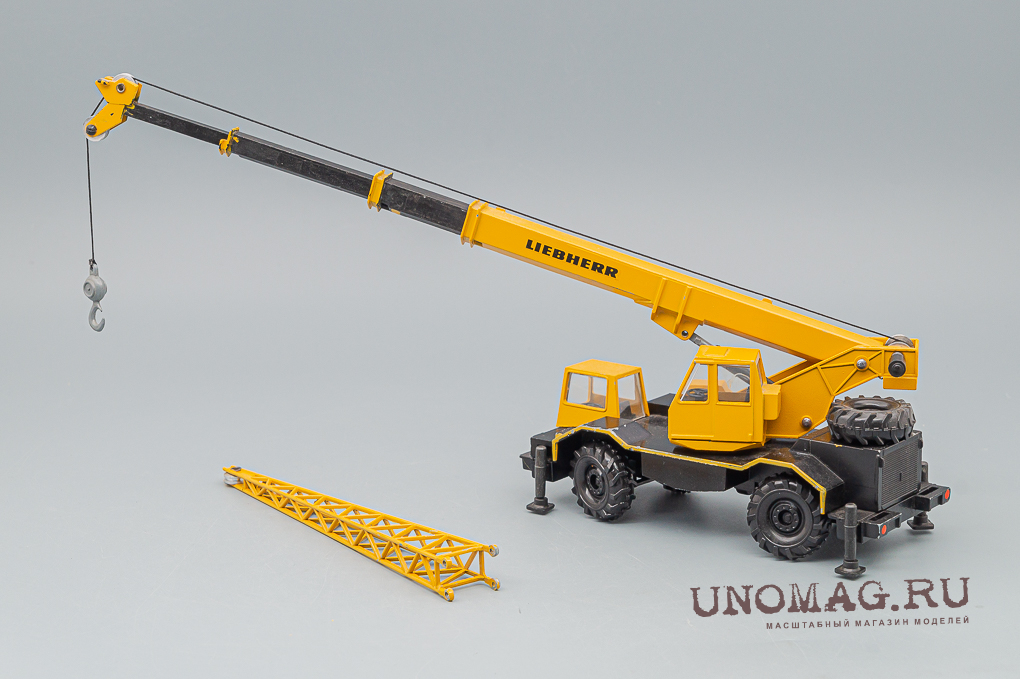 LIEBHERR LTM1030 Mobile Crane