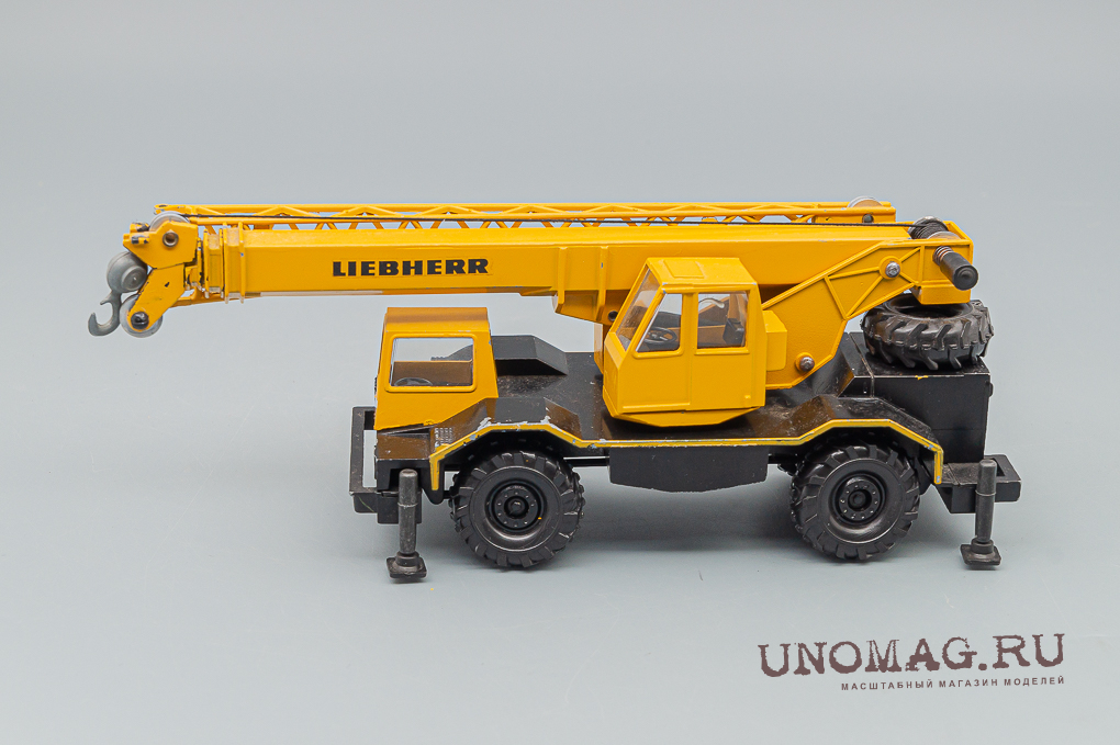 LIEBHERR LTM1030 Mobile Crane