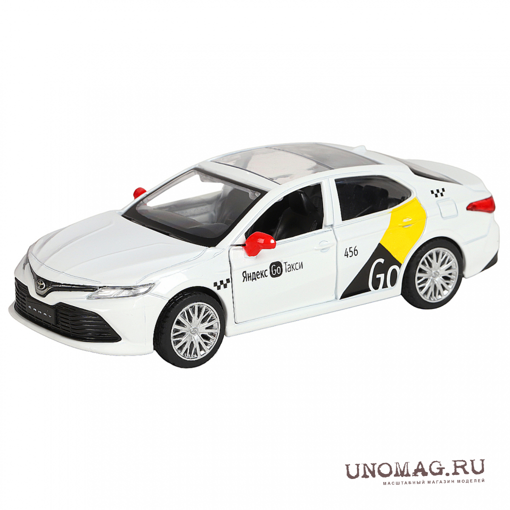 TOYOTA Camry, Яндекс Go, белый